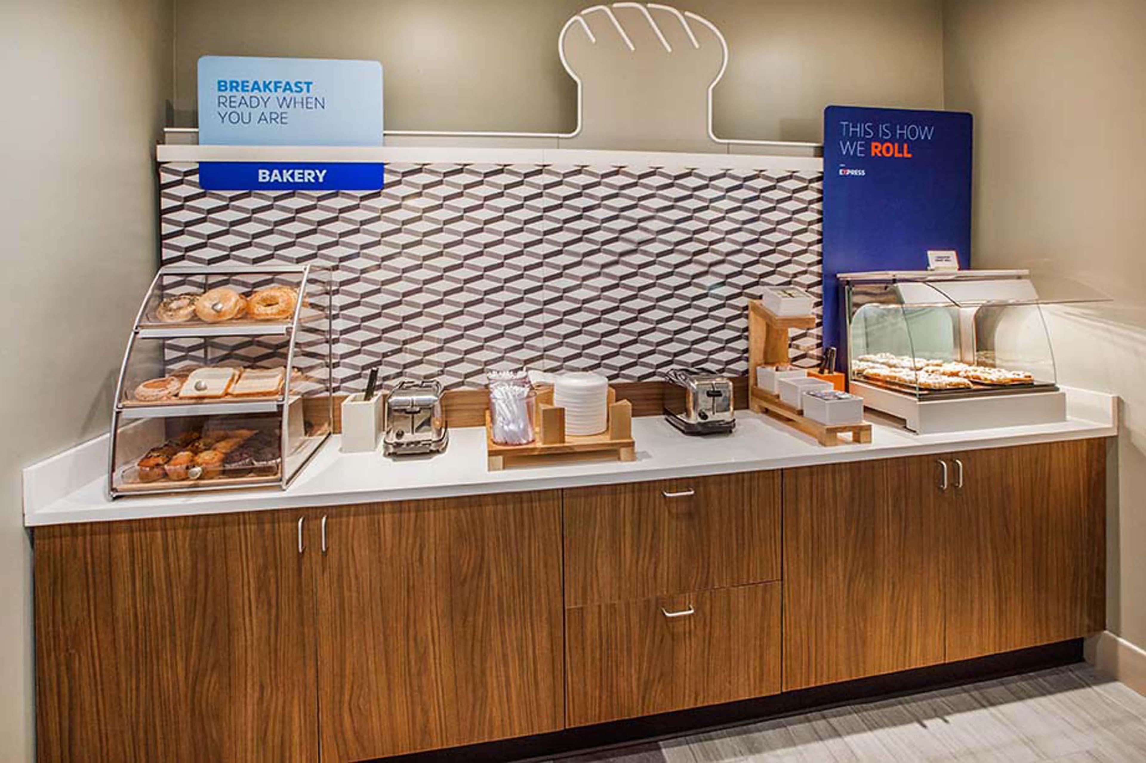 Holiday Inn Express & Suites Eureka By Ihg Luaran gambar